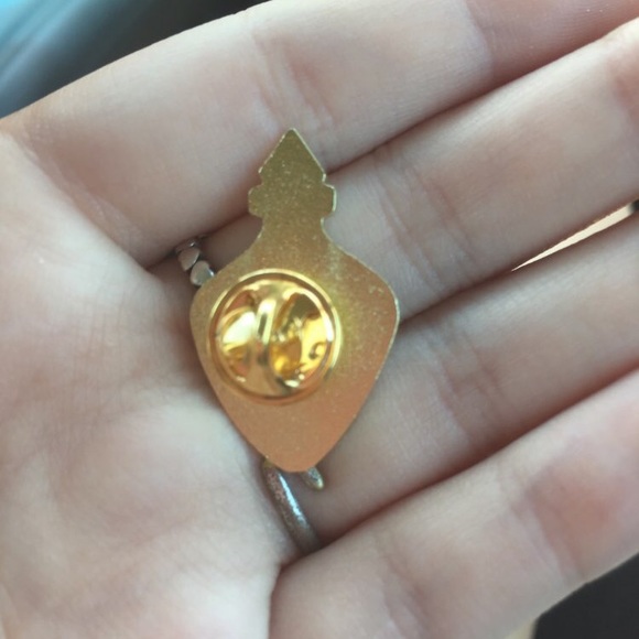 Anatomical Heart Enamel Lapel Pin Brooch - Picture 3 of 4